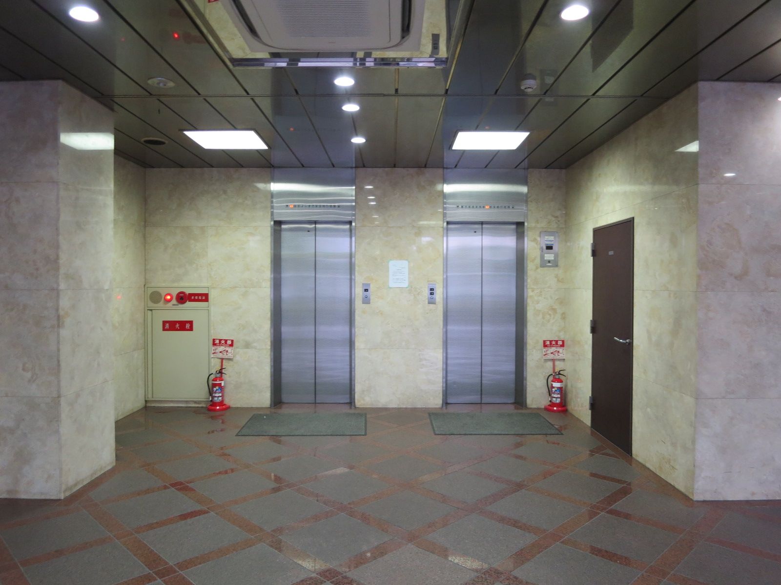 エレベーターホール