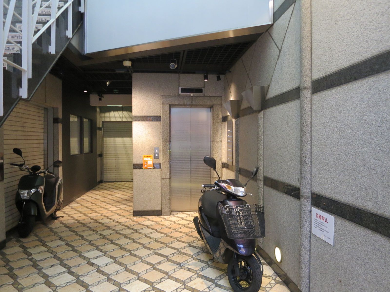 エレベーターホール