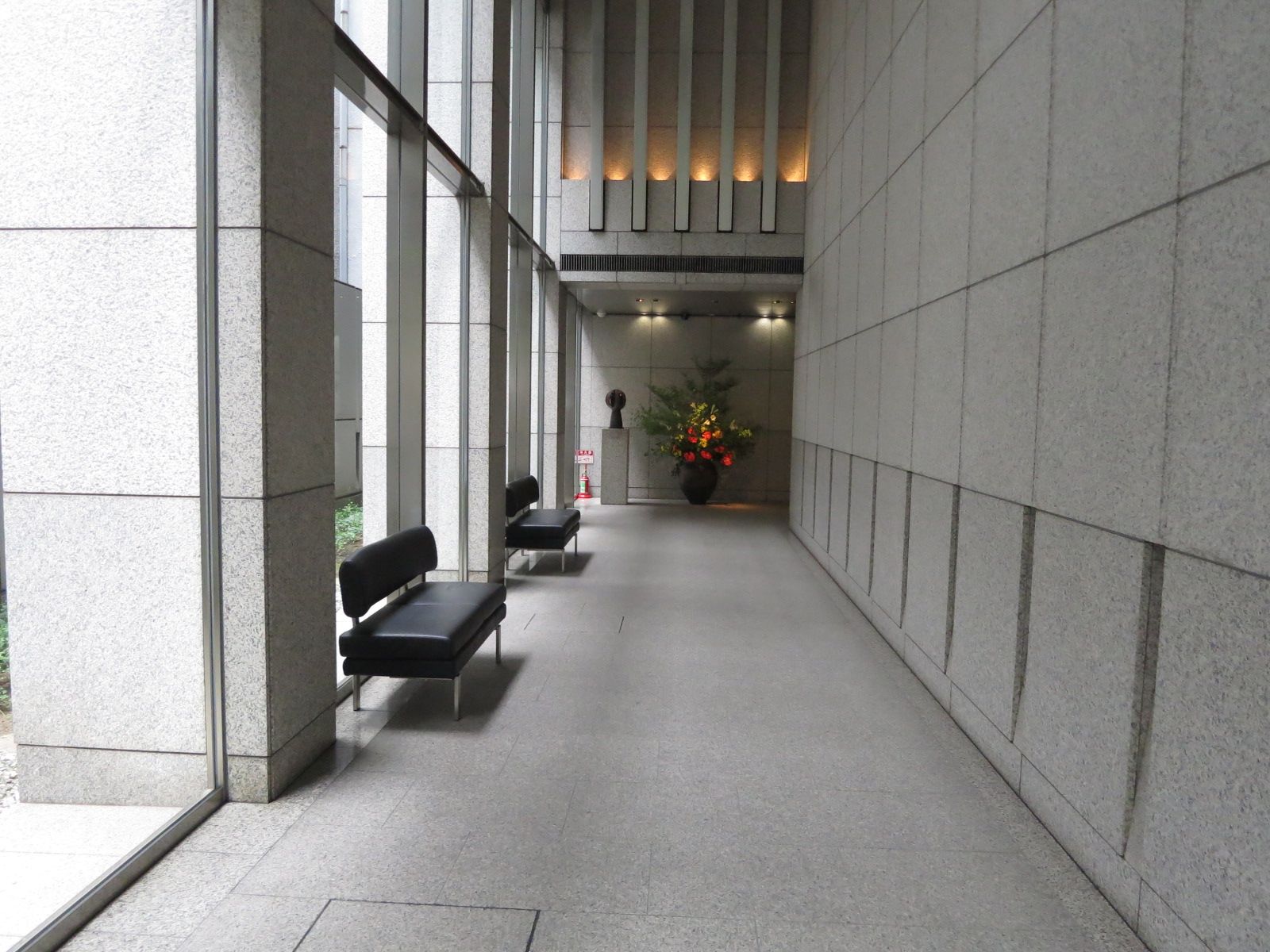 エントランスホール