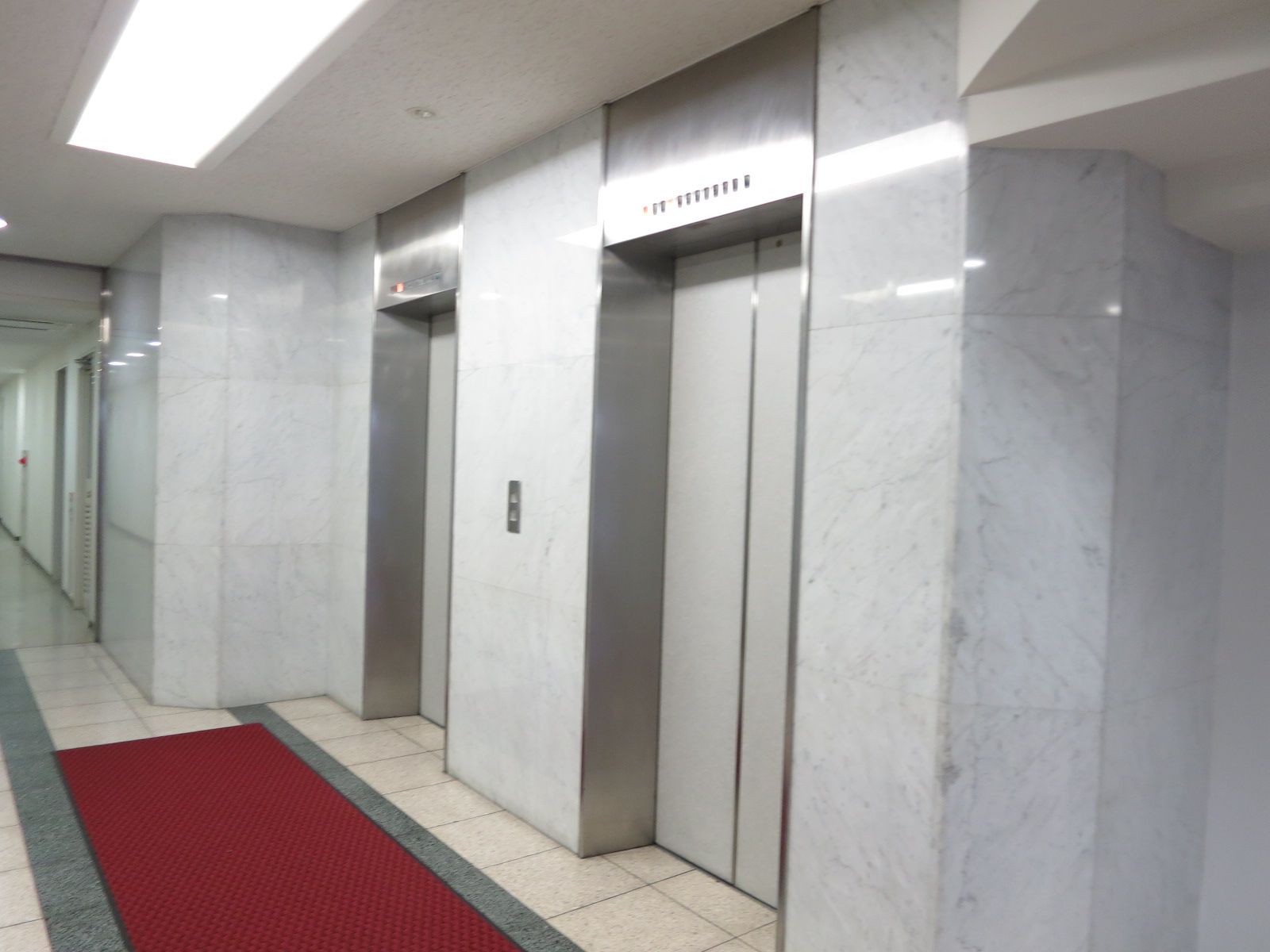 エレベーター(2基)