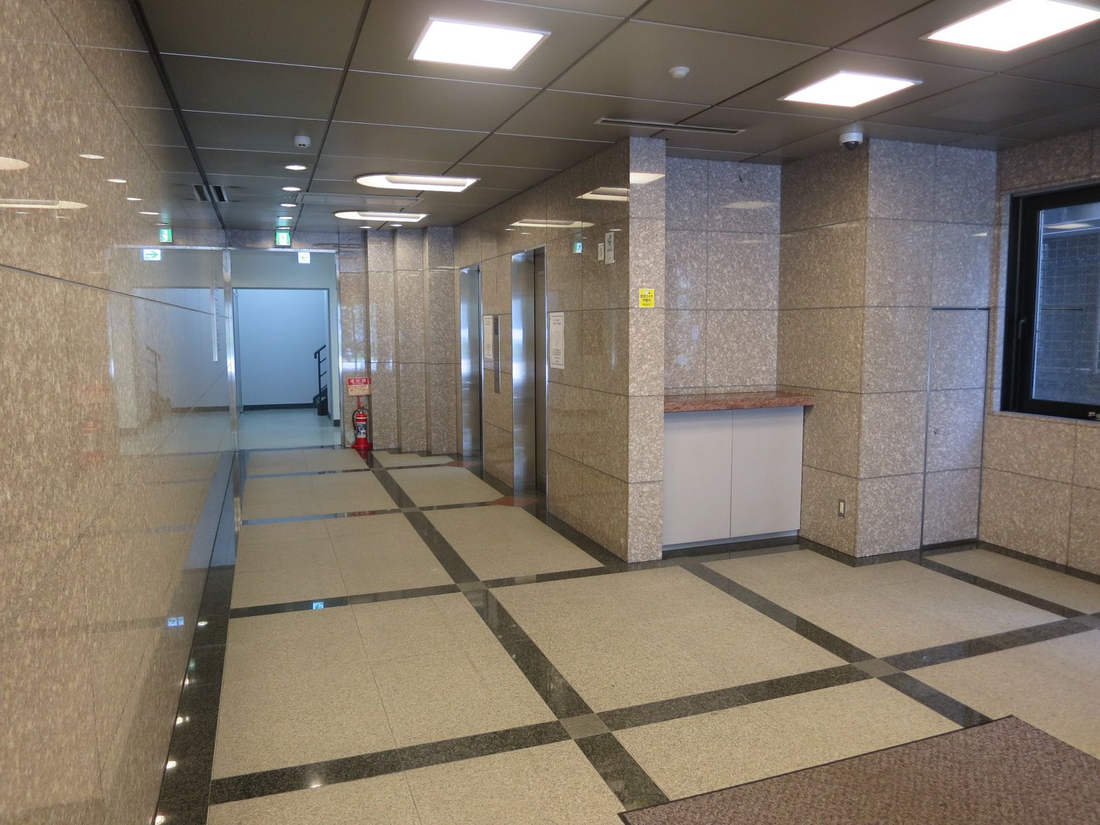 エントランスホール