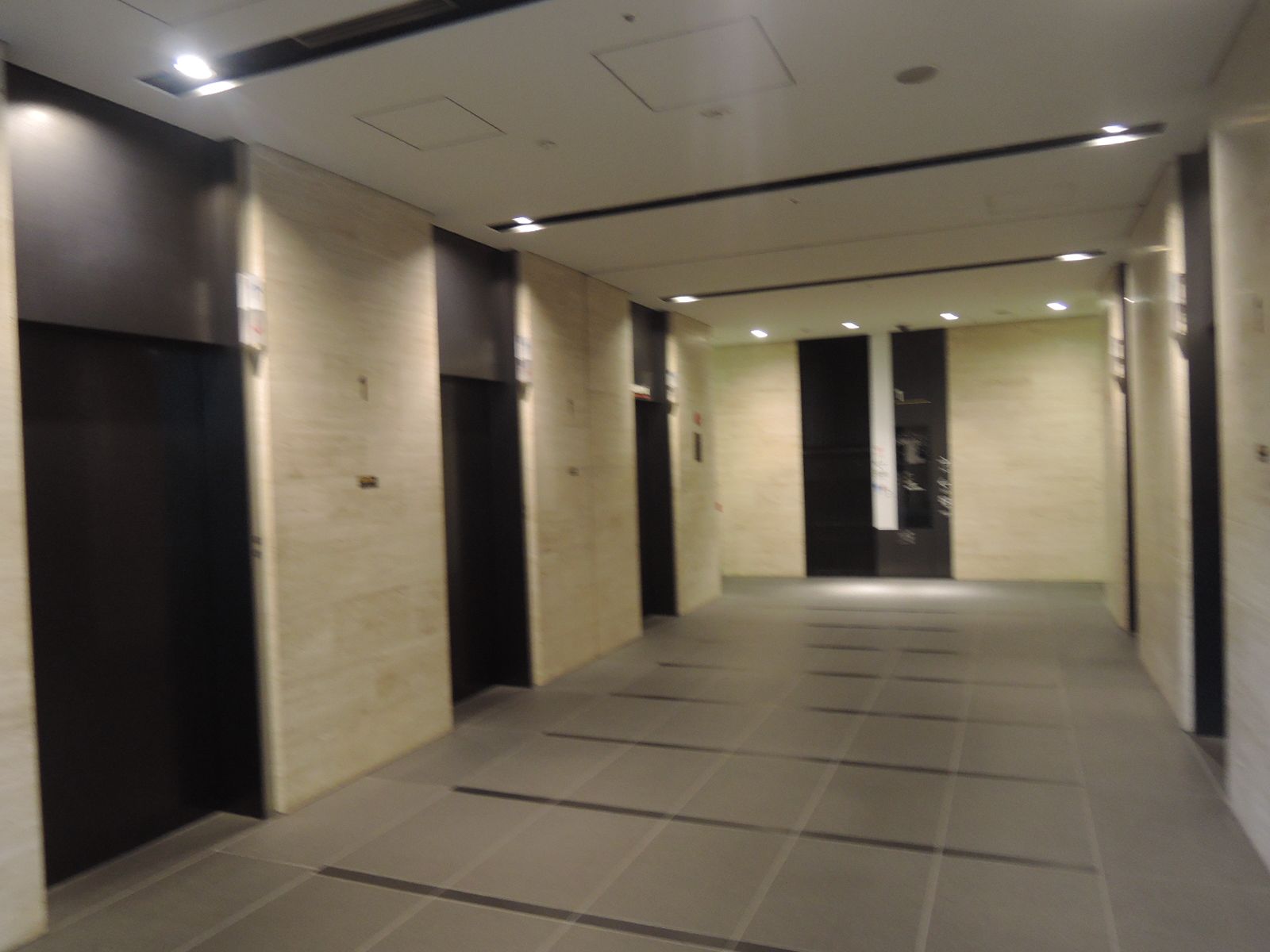 エレベーターホール