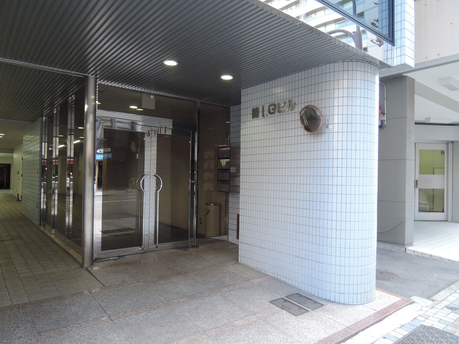 錦IGビル入口