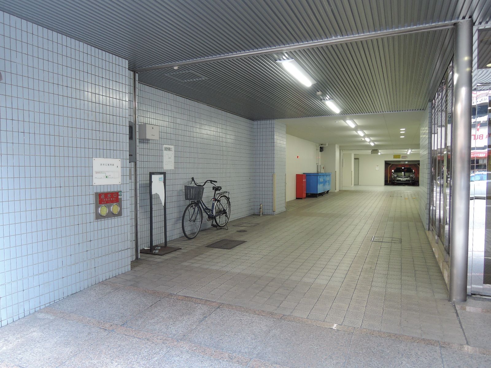 オフィスビル駐車場