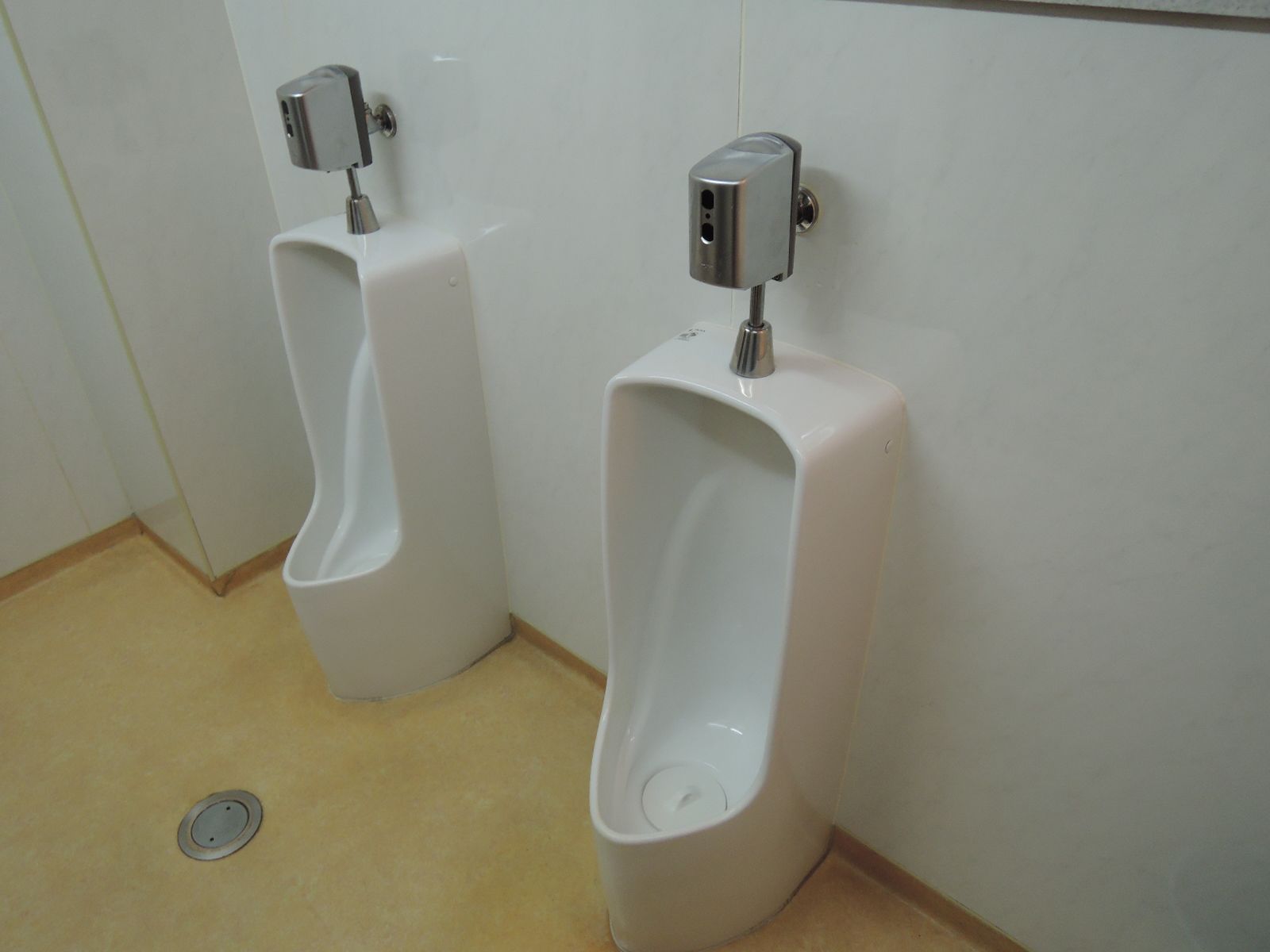 男性用トイレ