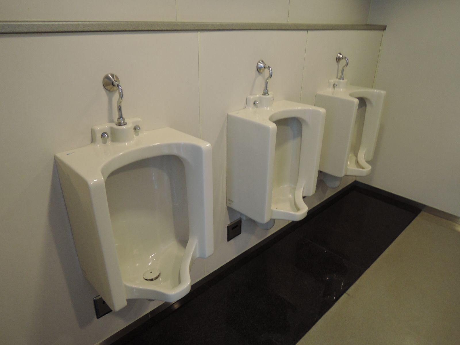 男性用トイレ
