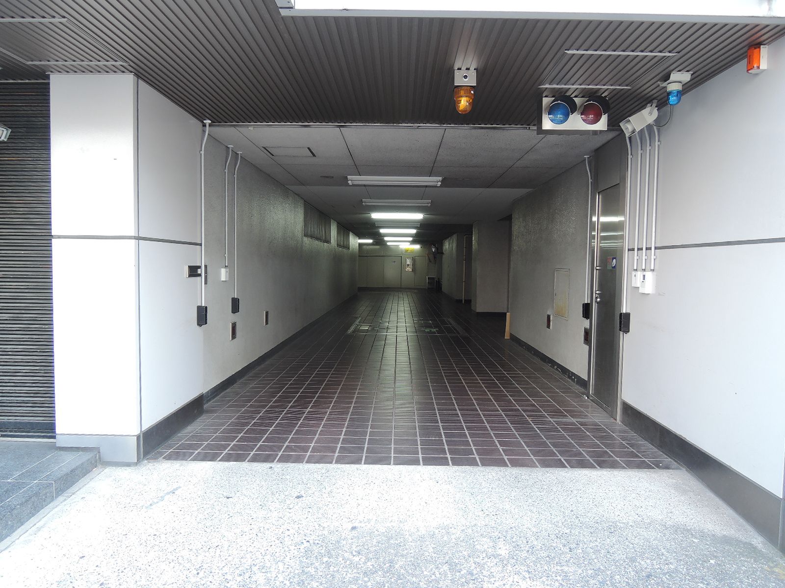 駐車場出入口