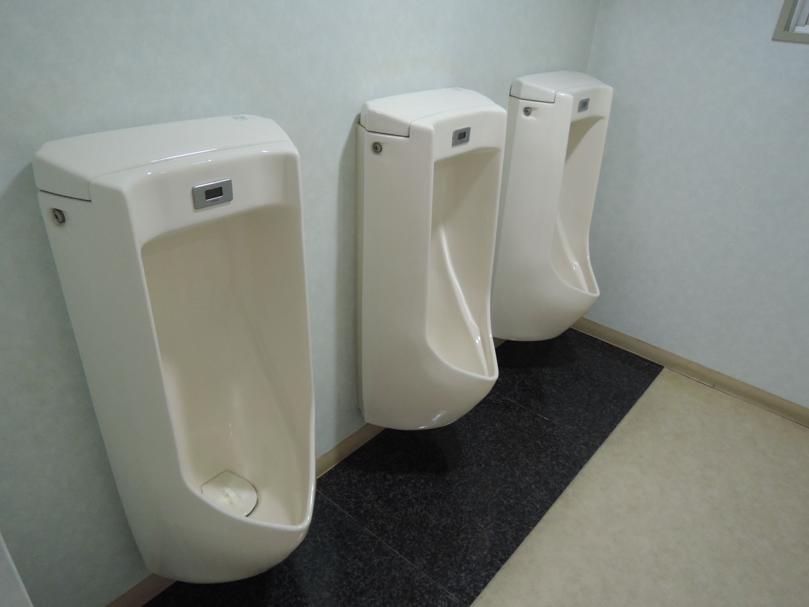 男性用トイレ