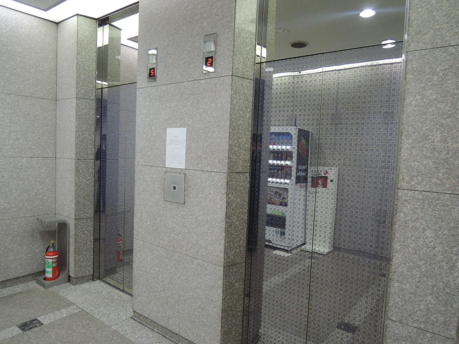 エレベーター(2基)