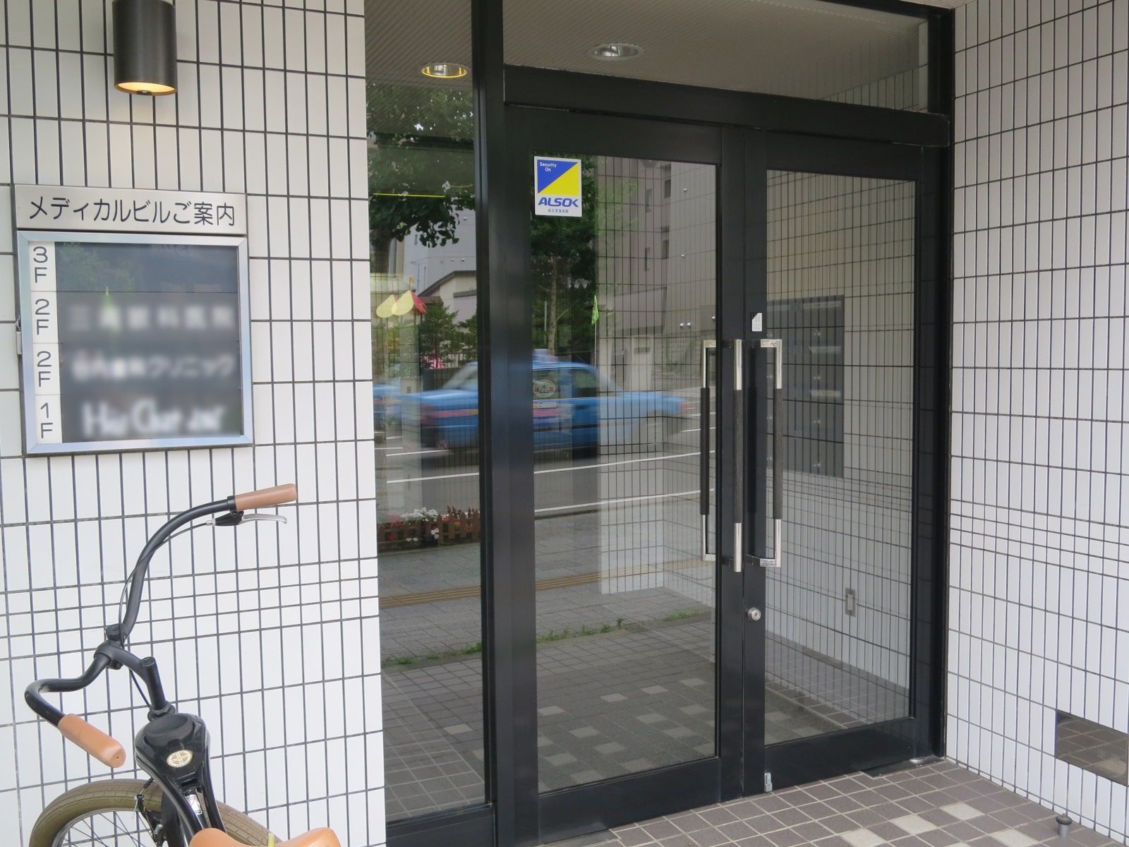 オフィスビルエントランス