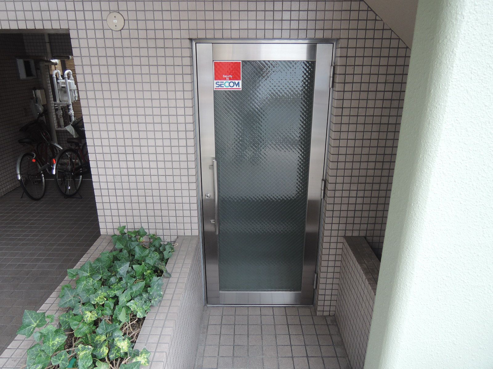 オフィスビルエントランス