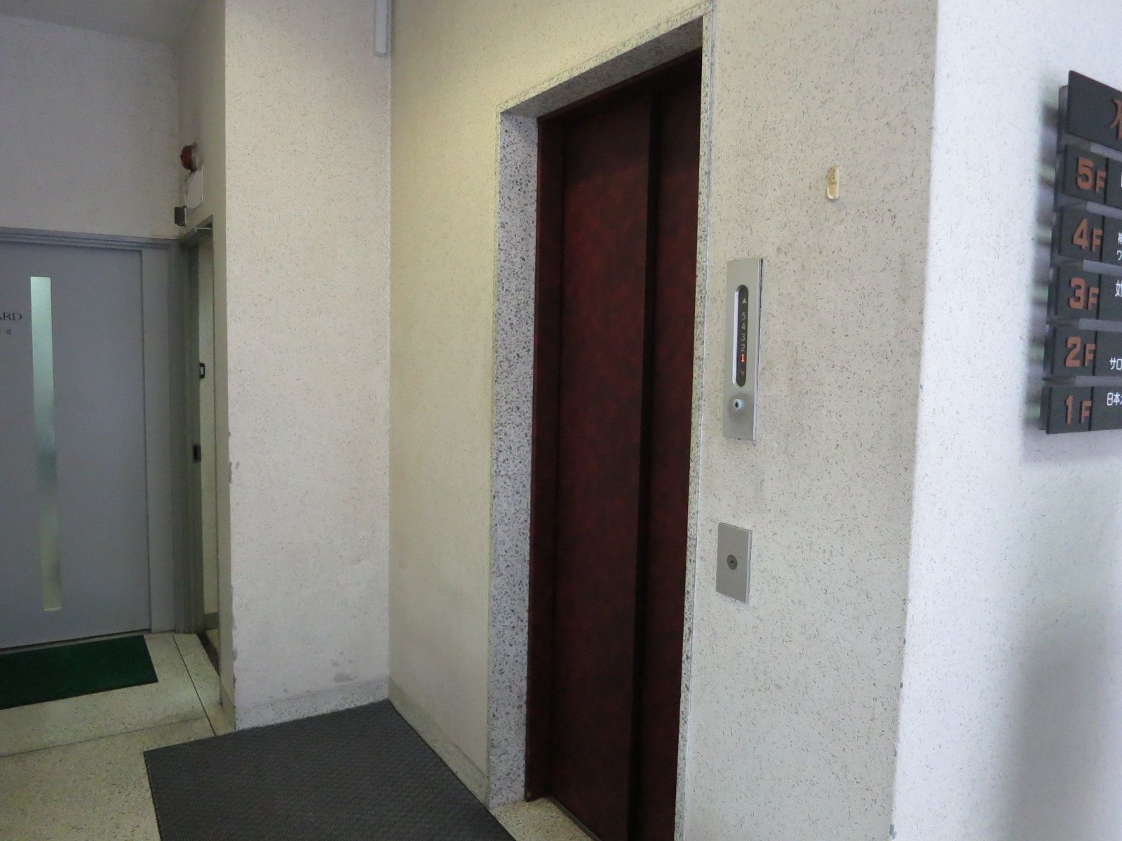 エレベーター(1基)