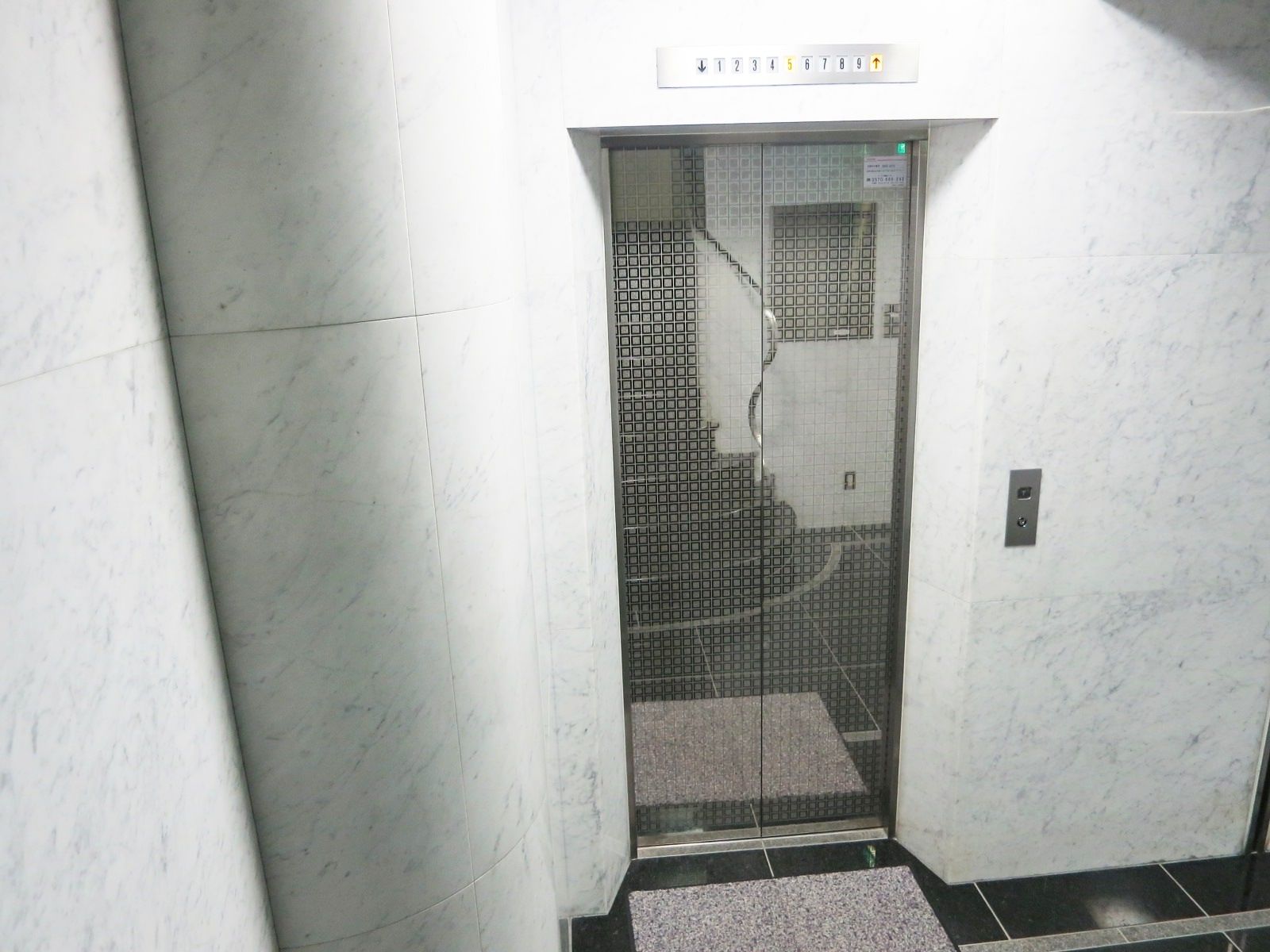 エレベーター(1基)
