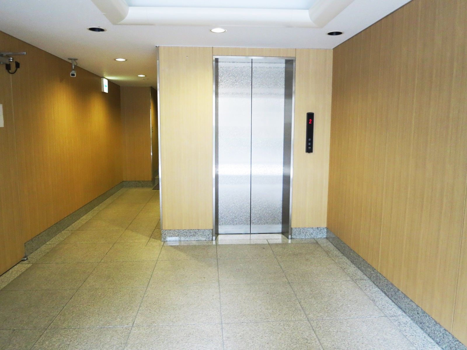 エレベーター1基