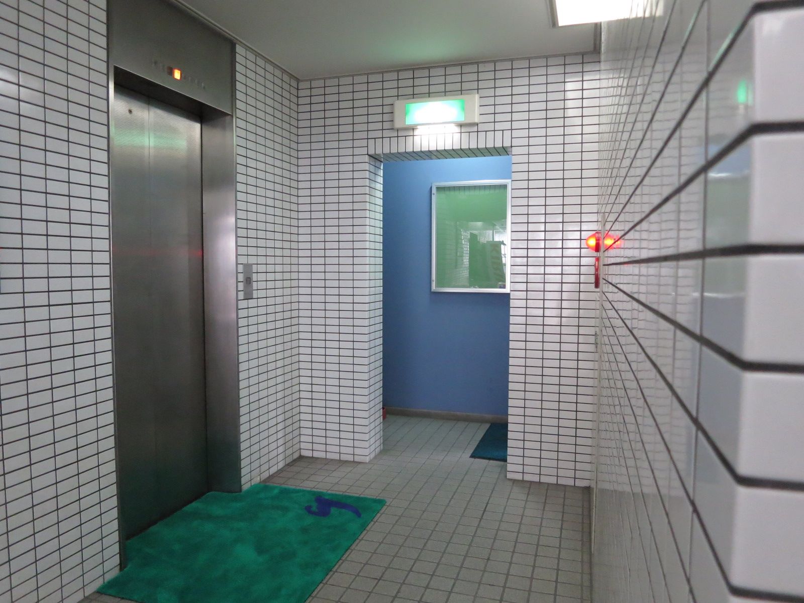エレベーター(1基)