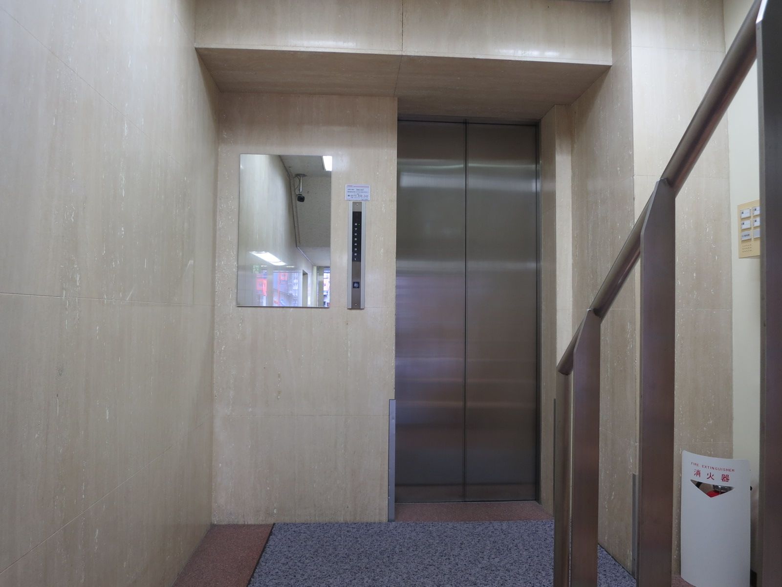エレベーター(1基)