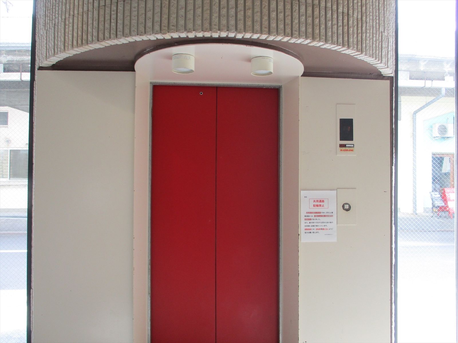 エレベーター1基