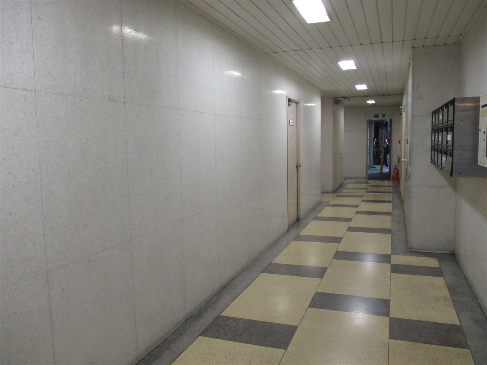 エントランス内