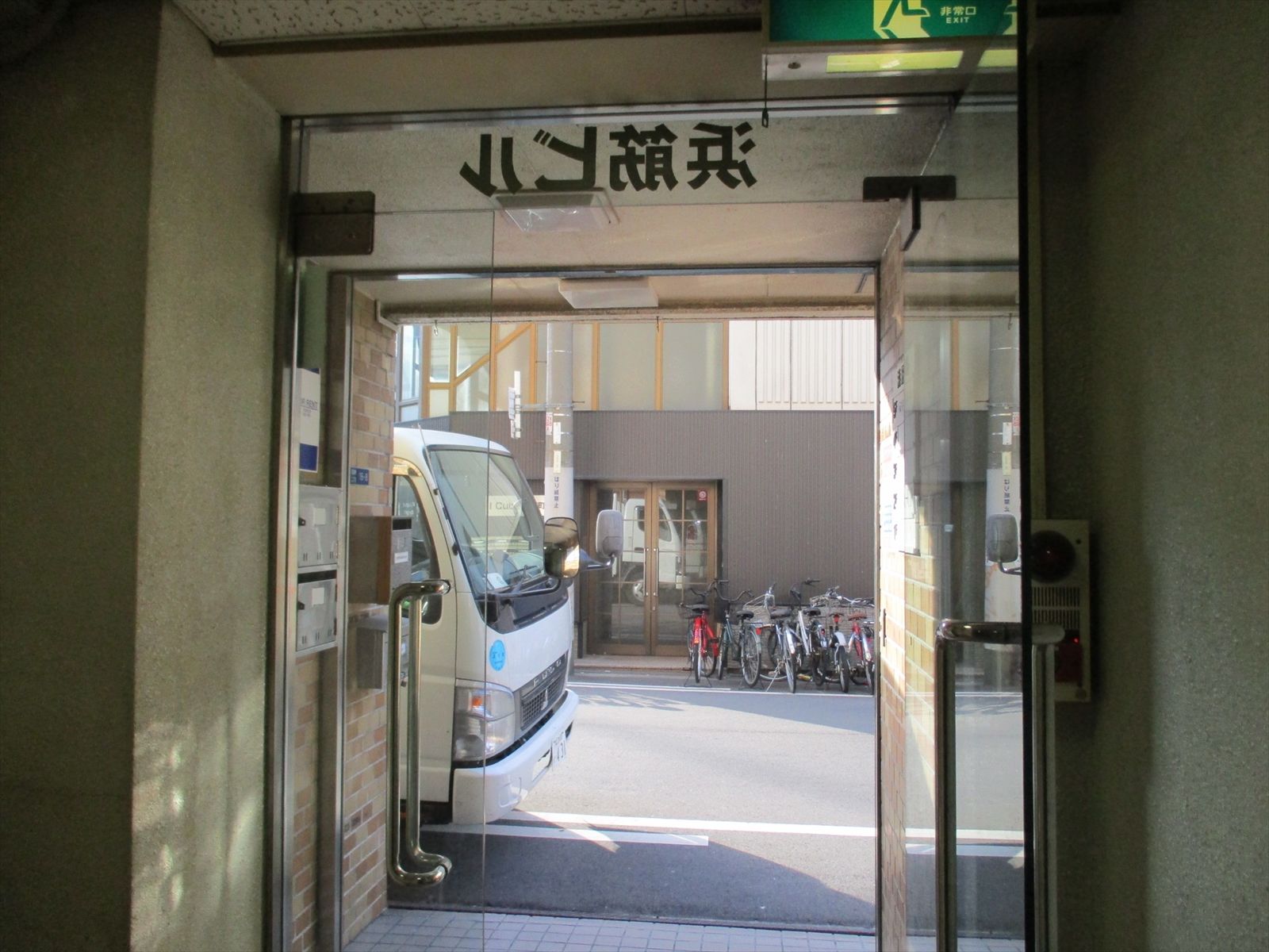 オフィスエントランス