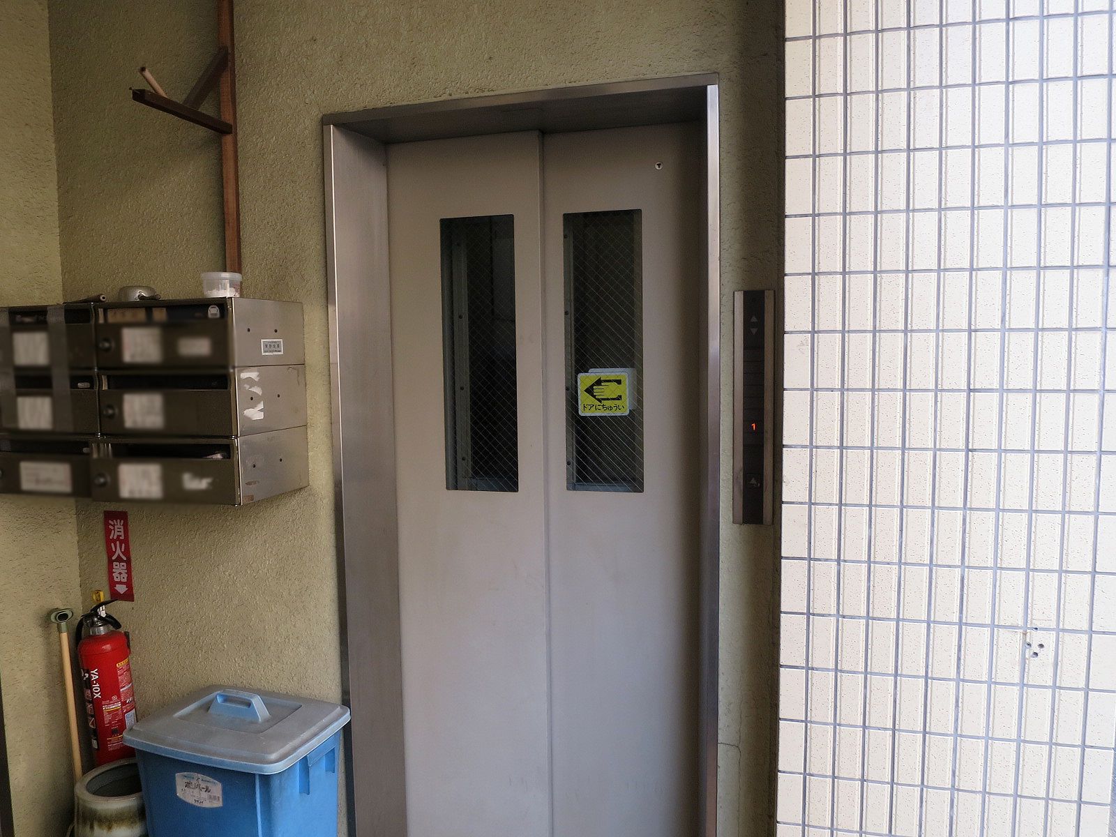 エレベーター1基