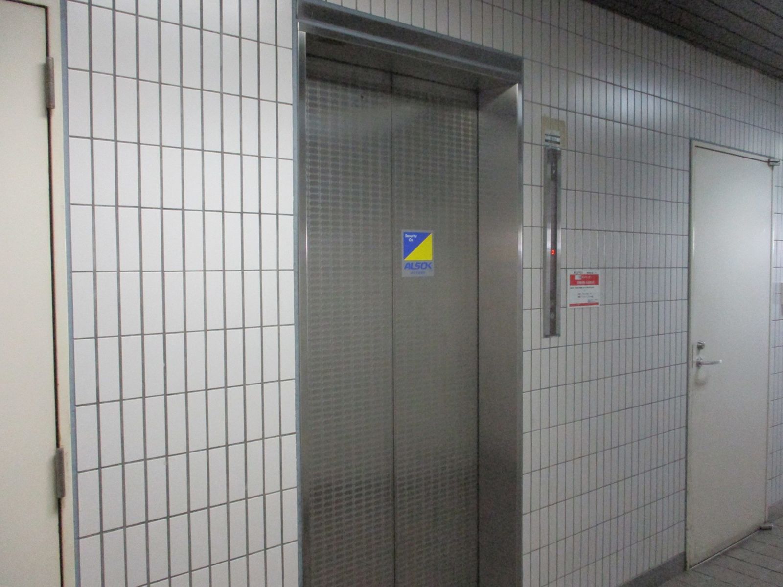 エレベーター（1基）