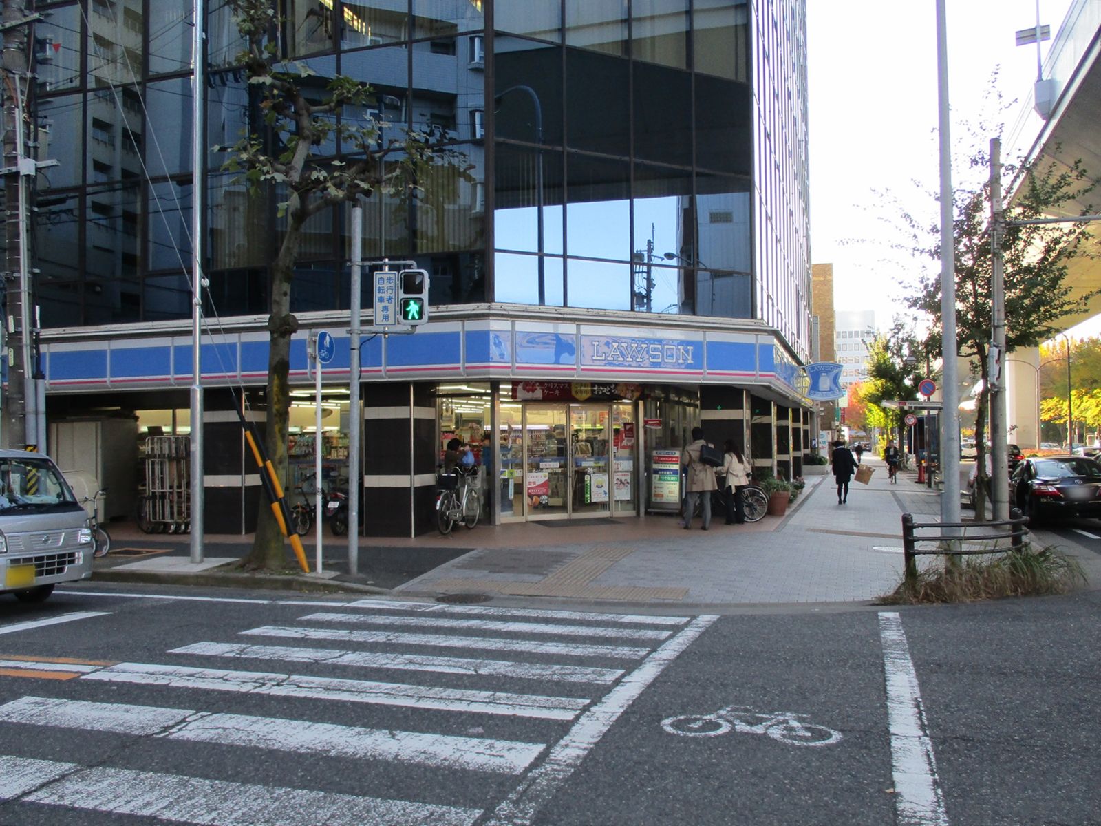 1階のローソン 東区泉一丁目店