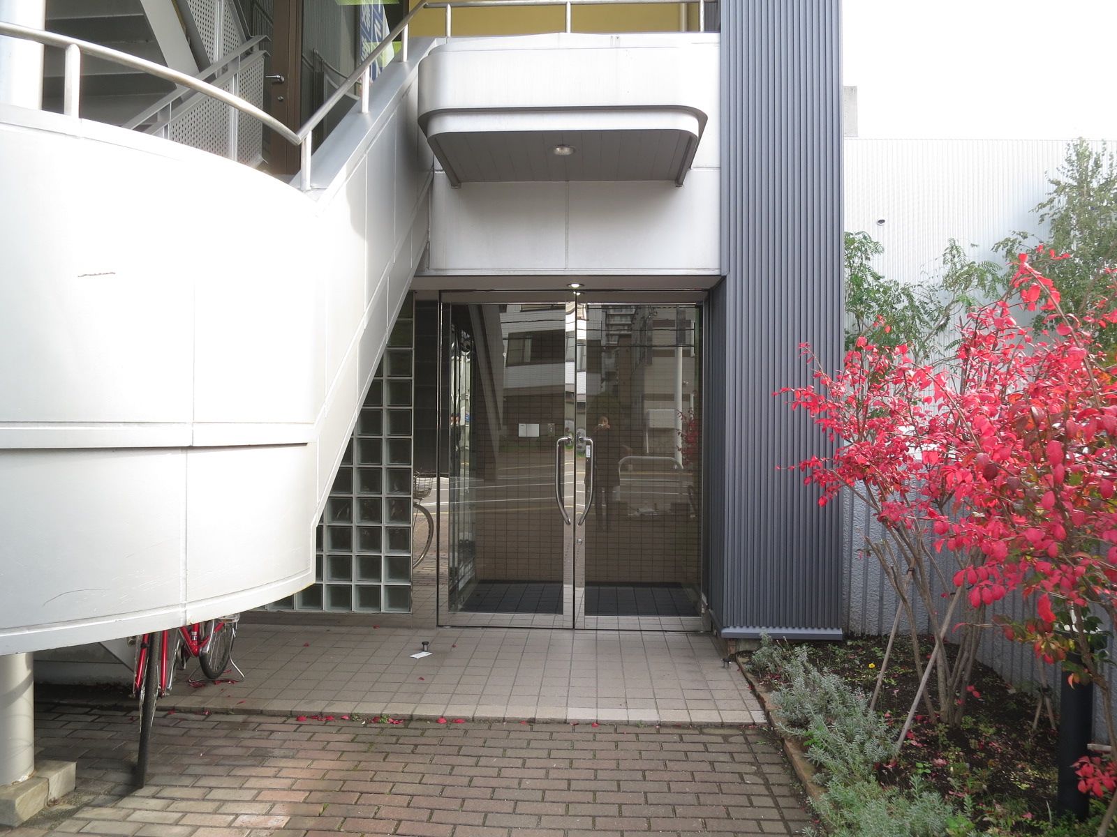 26WESTエントランス