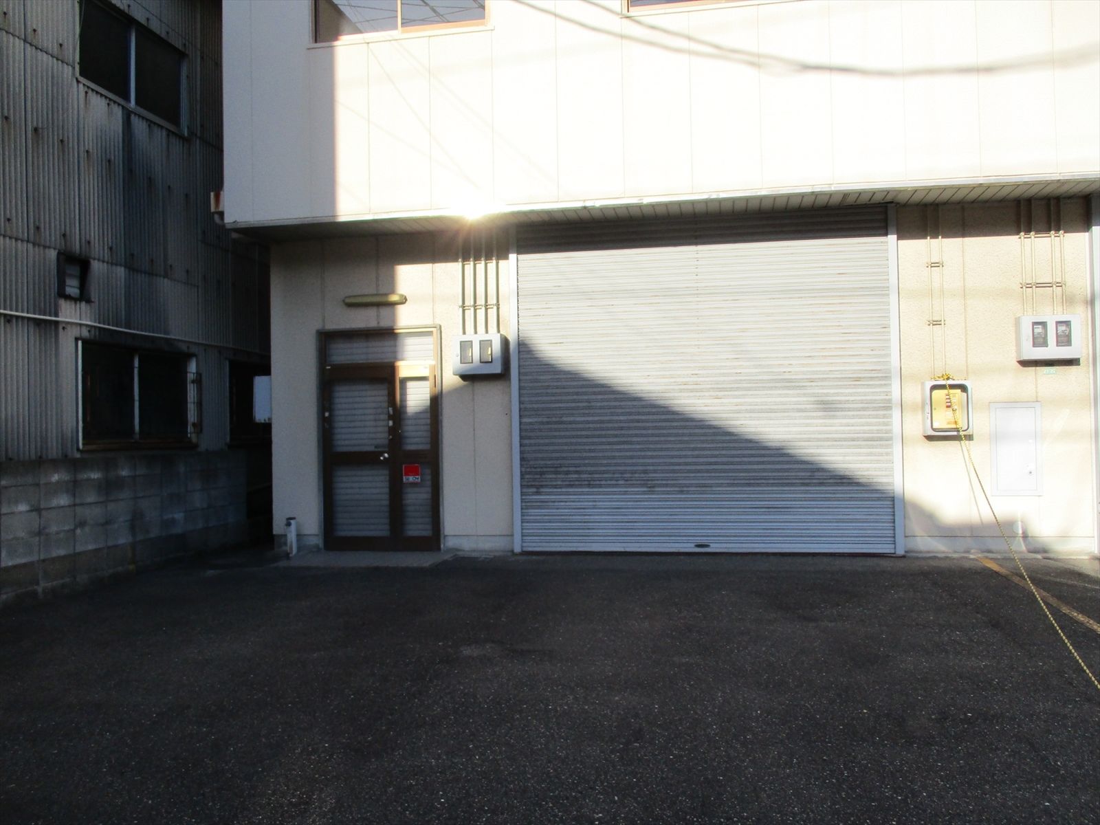 駅南岡本倉庫1階の様子