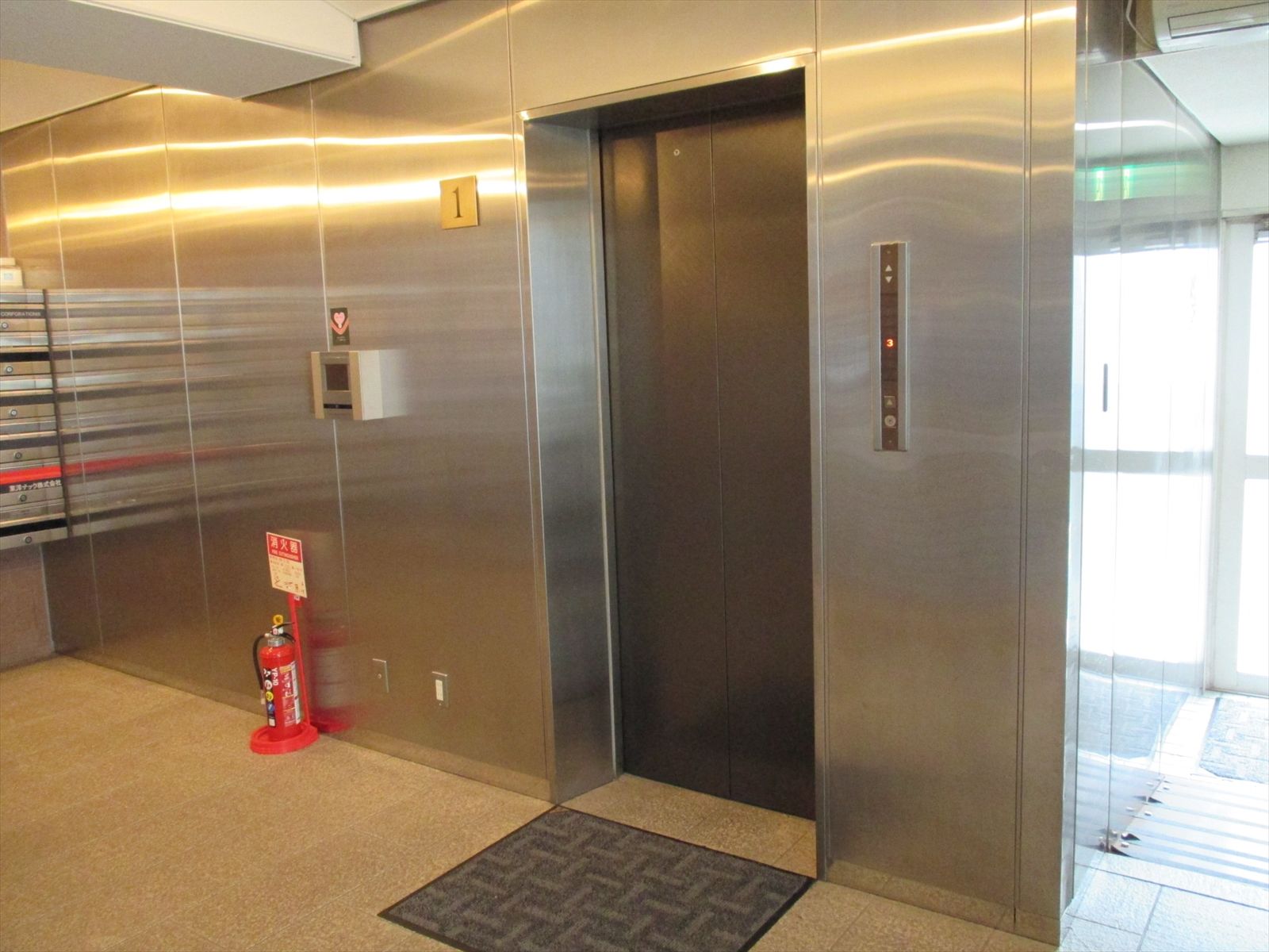 エレベーター1基