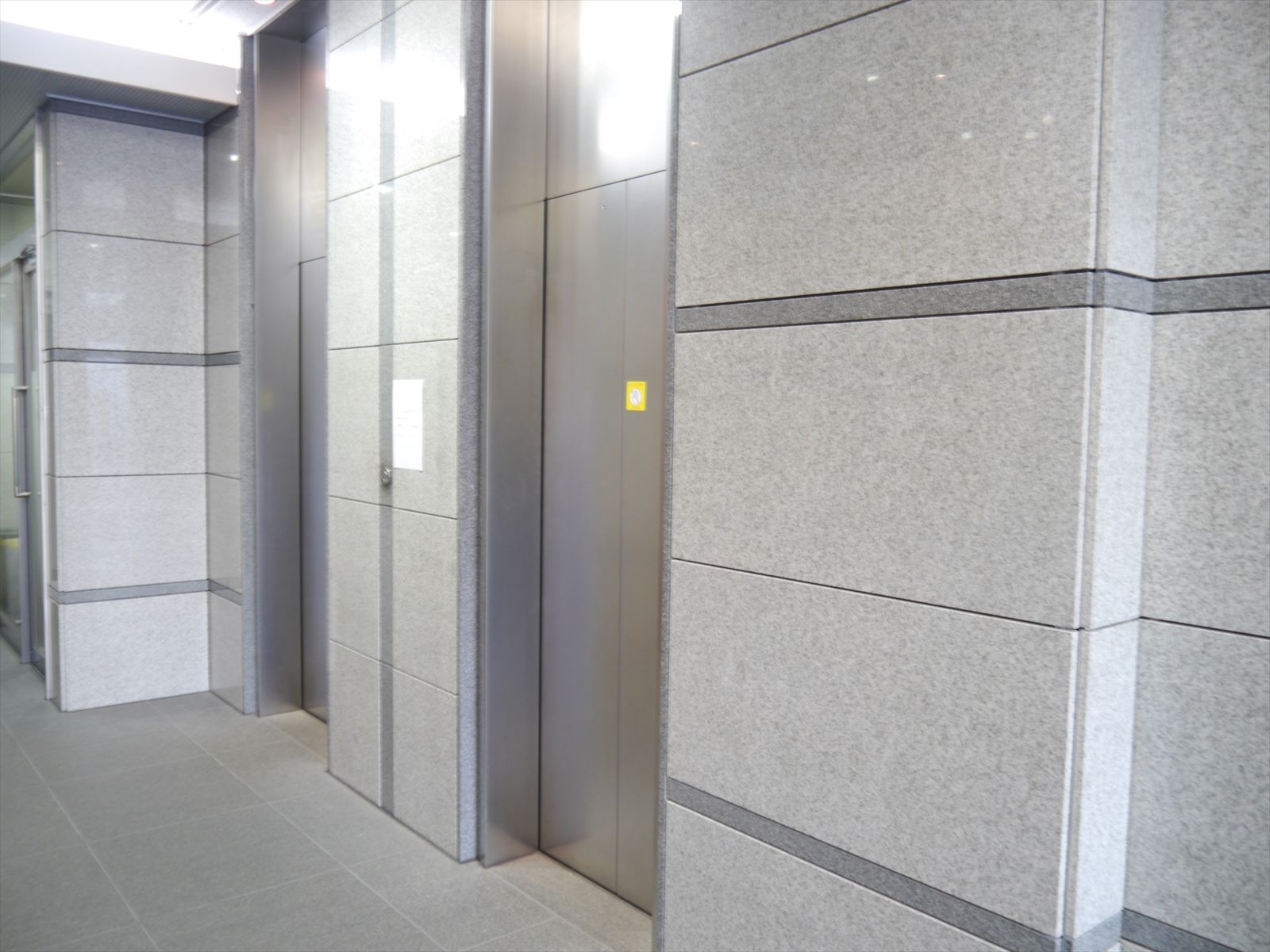 エレベーター(2基)