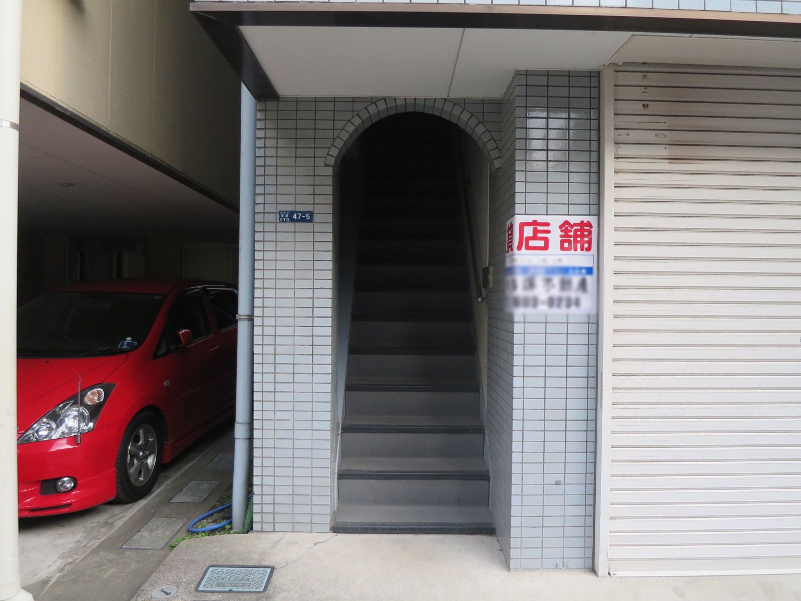 オフィス出入口