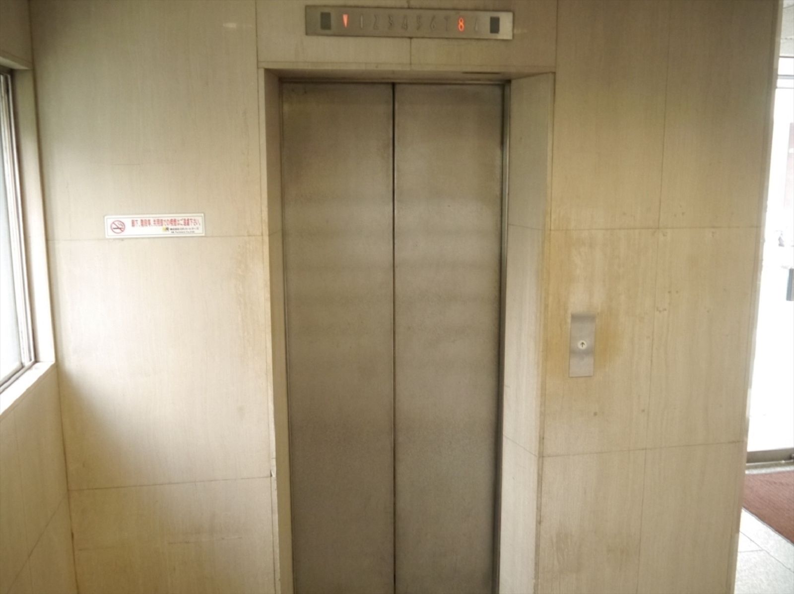エレベーター(1基)