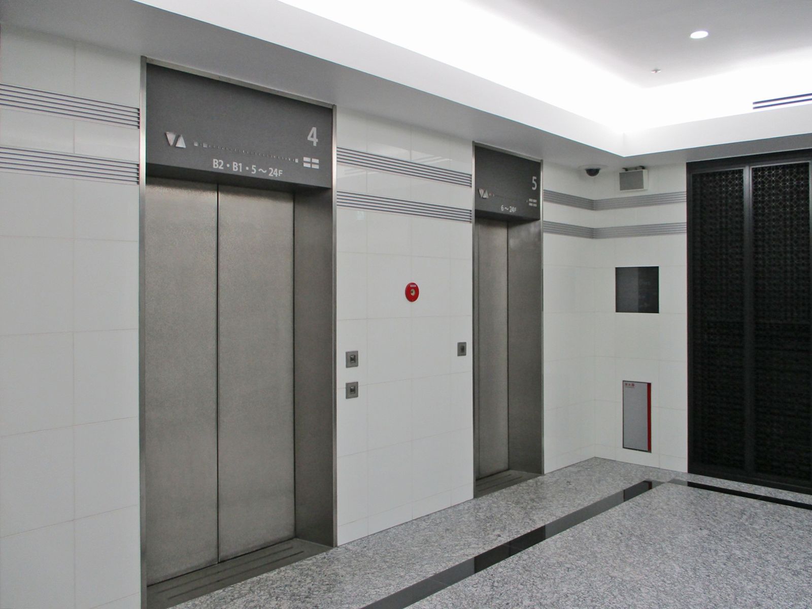 エレベーター(7基)