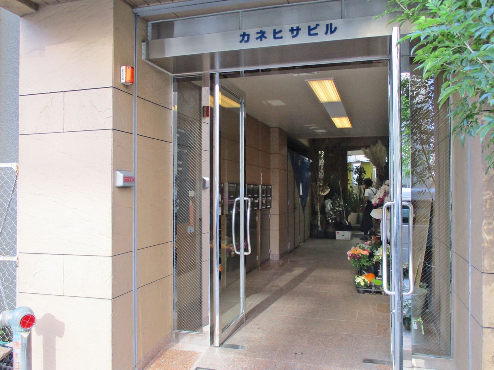 オフィスビルエントランス