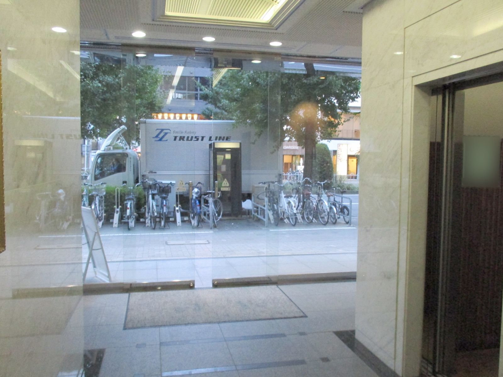 エントランスホール