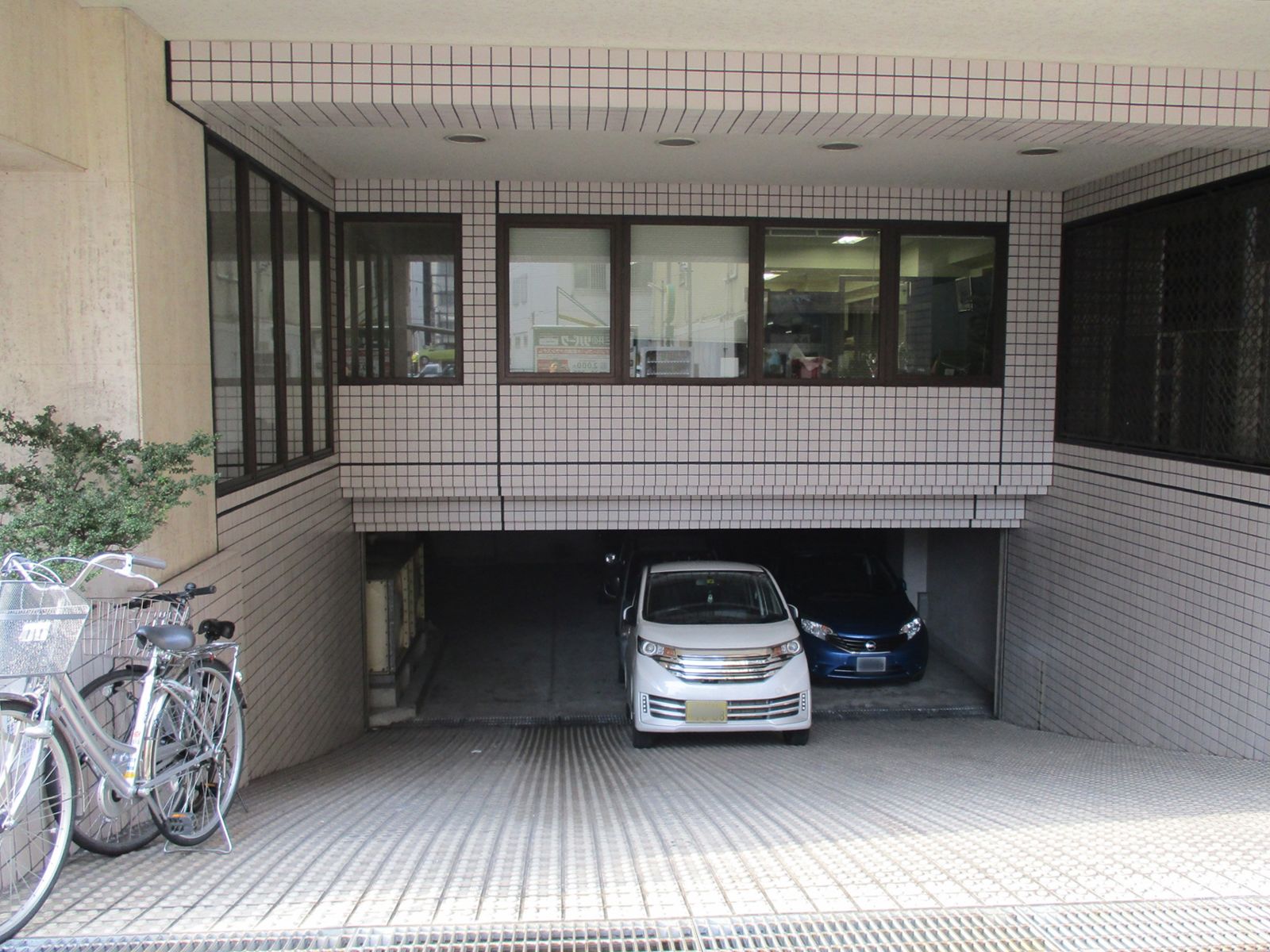 駐車場出入口