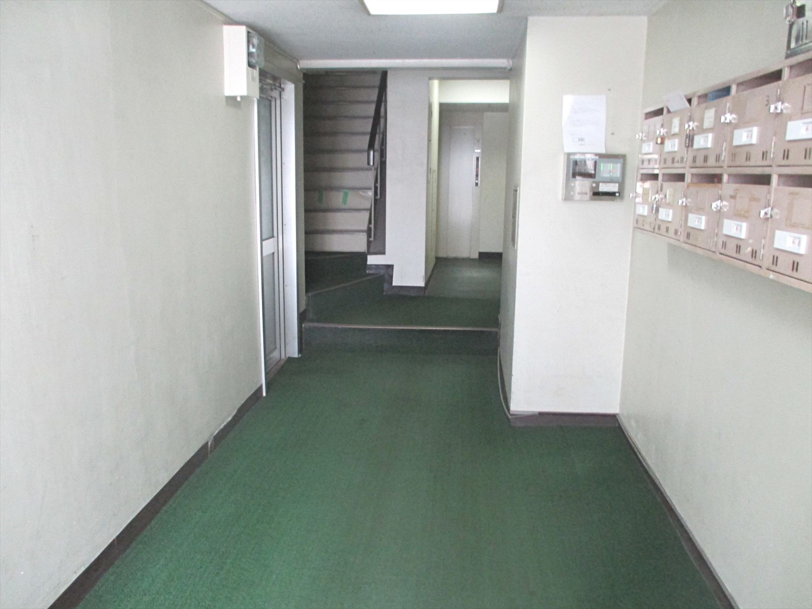 エントランスホール