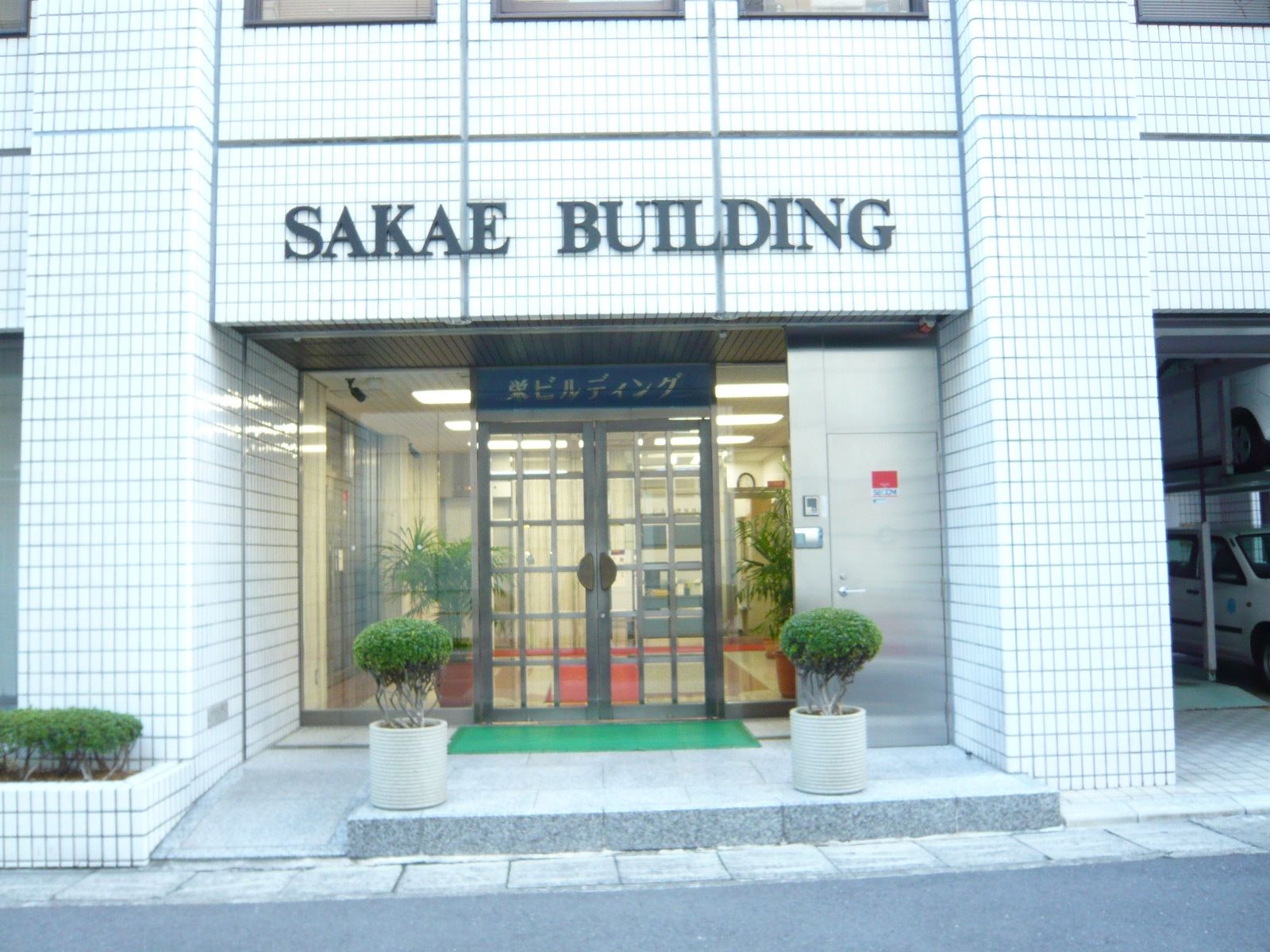 オフィスビルエントランス