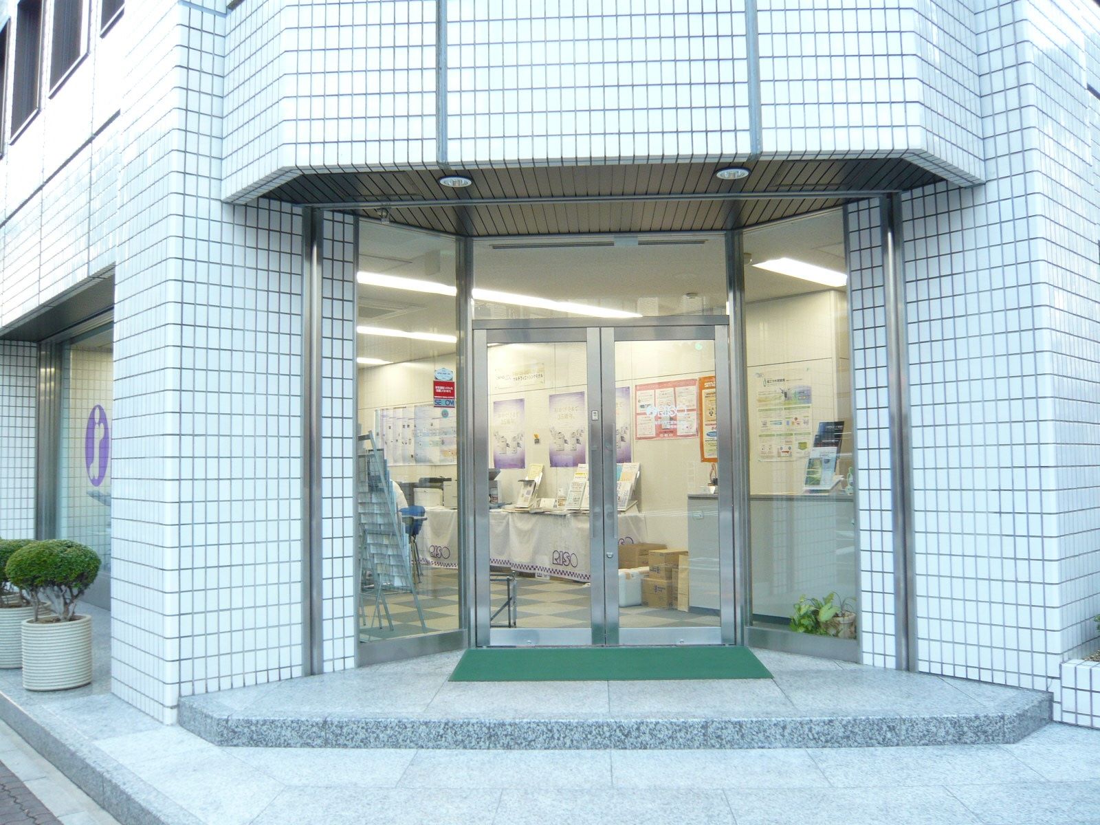1階テナントの様子