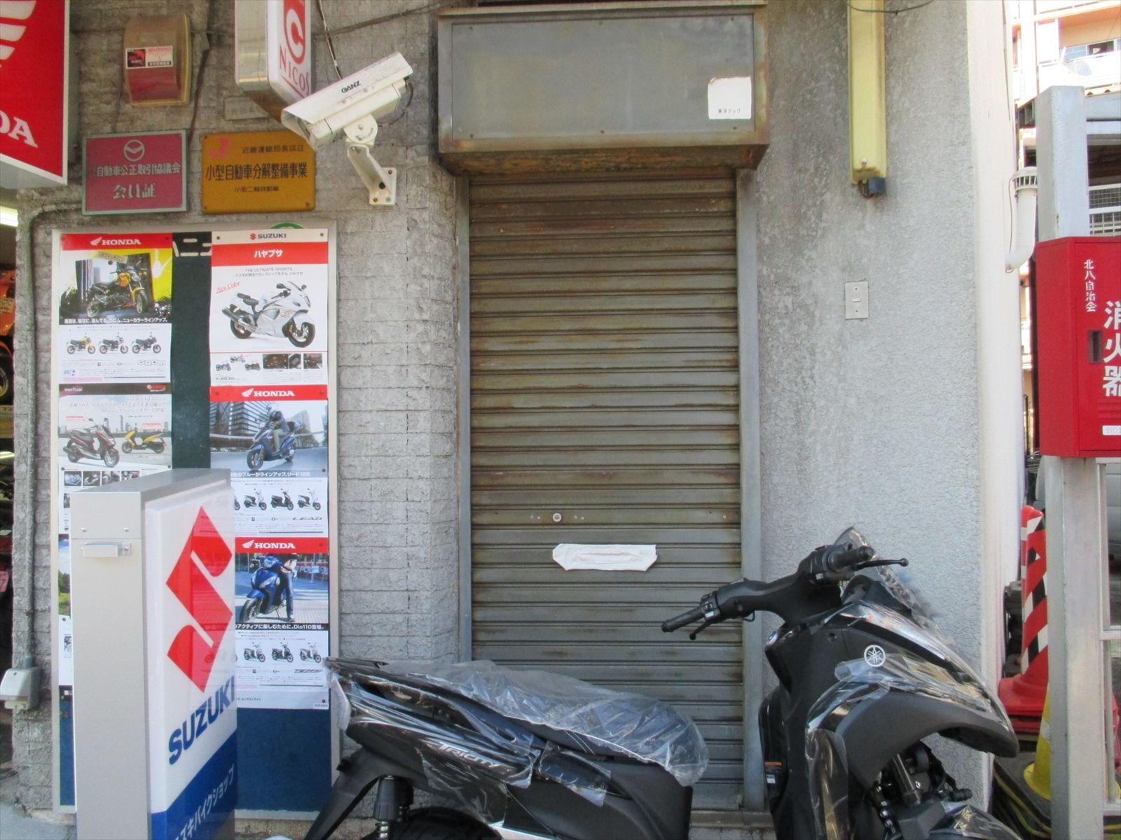 オフィスビル出入口