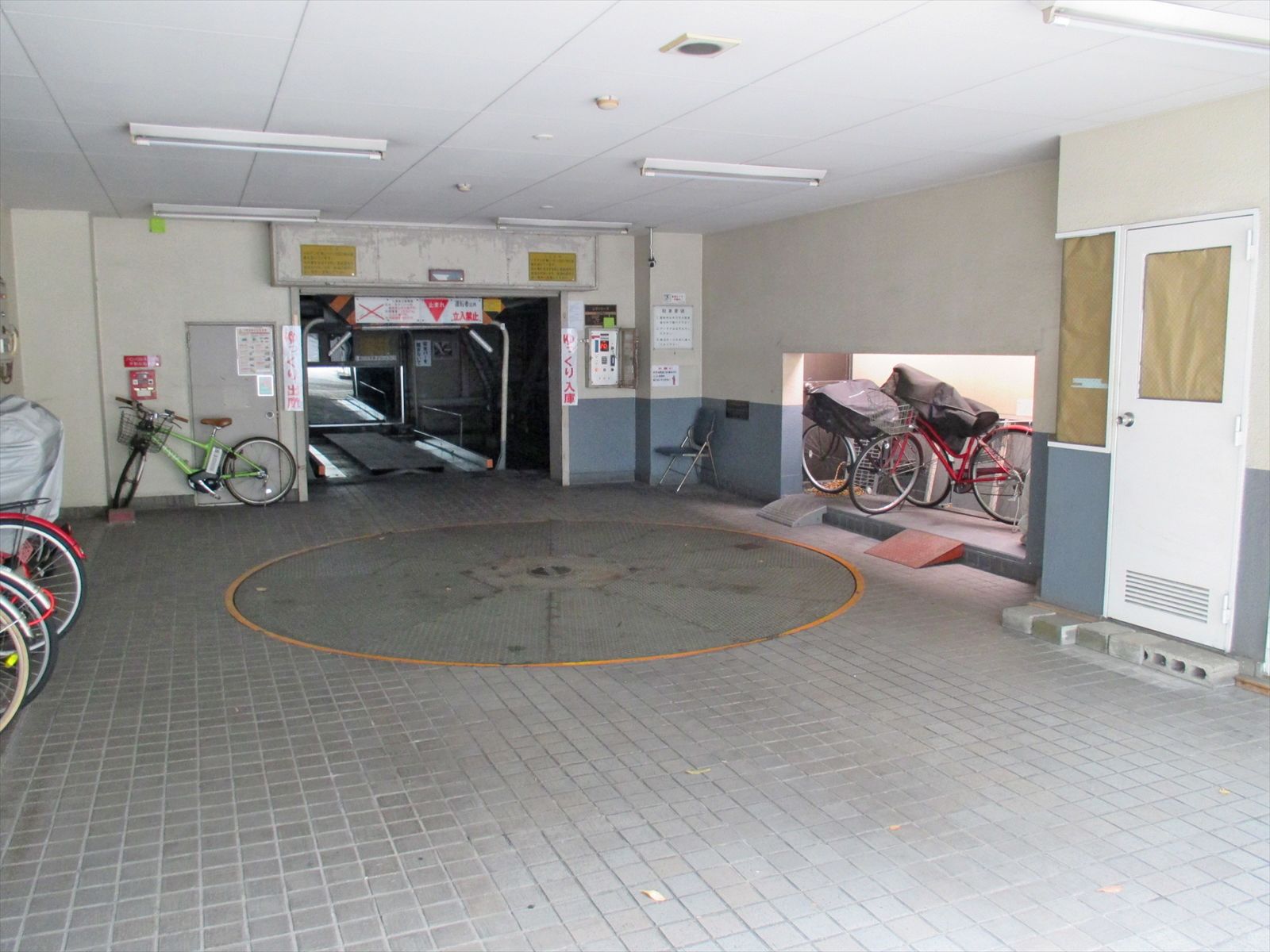 駐車場