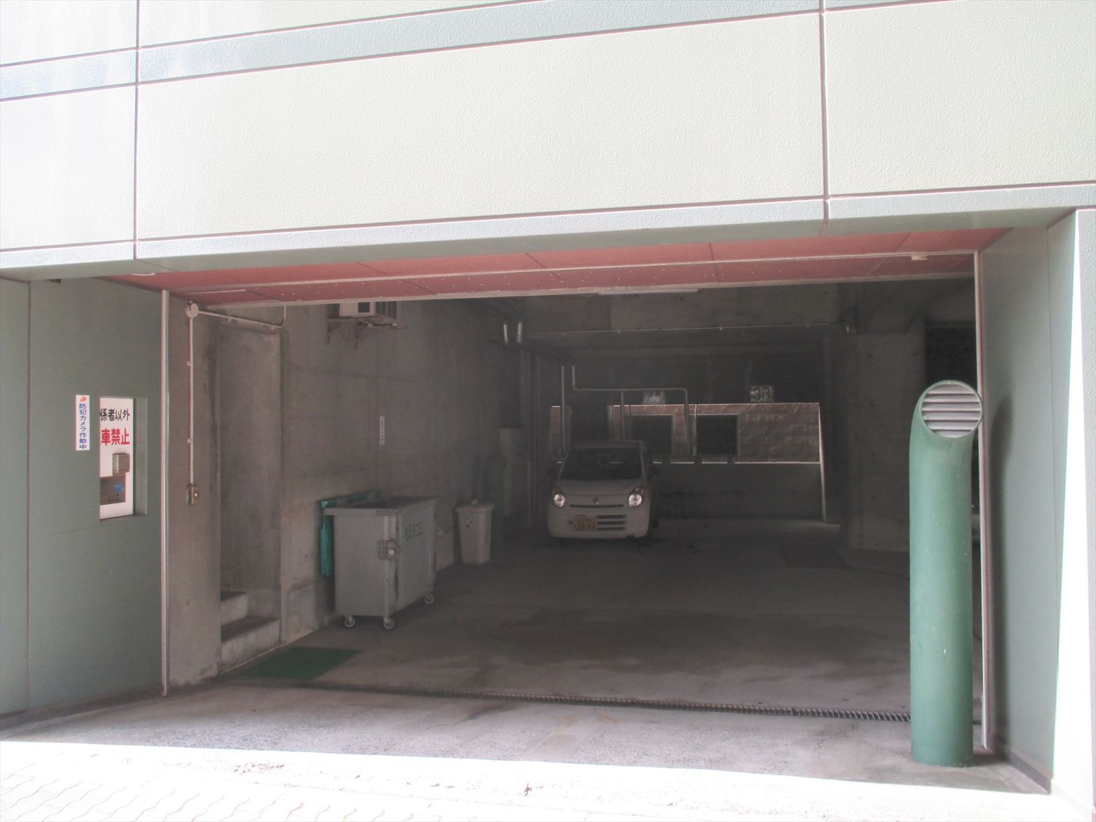 屋内駐車場