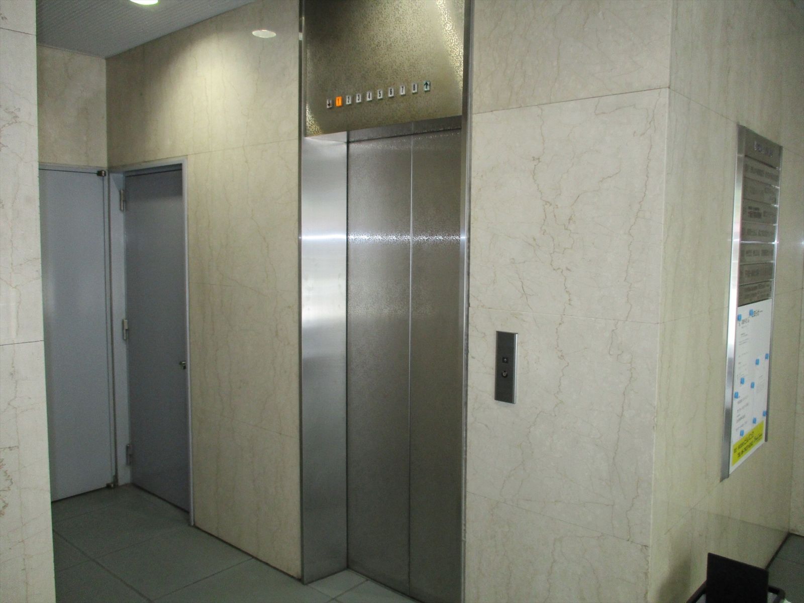 エレベーター(1基)