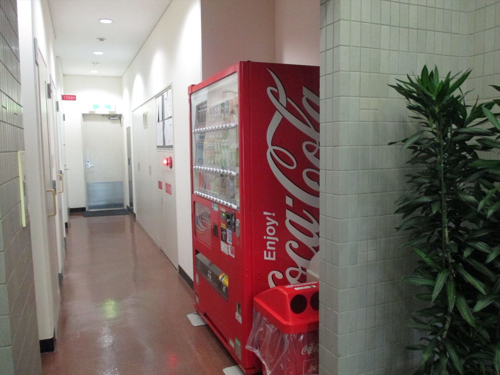 1階にある自動販売機