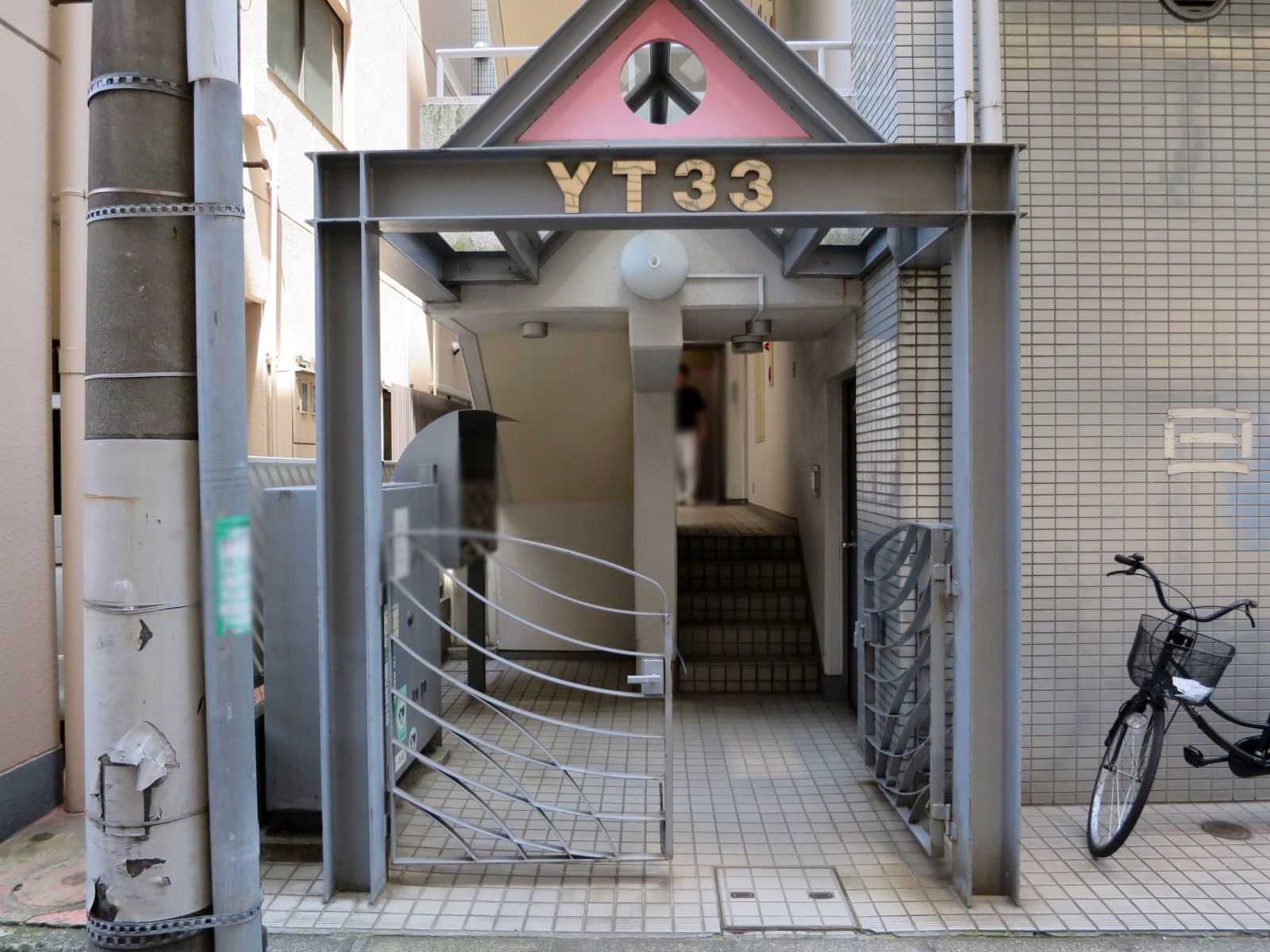 オフィス出入口