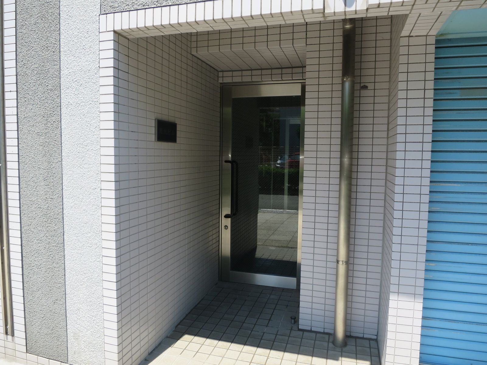 オフィス出入口