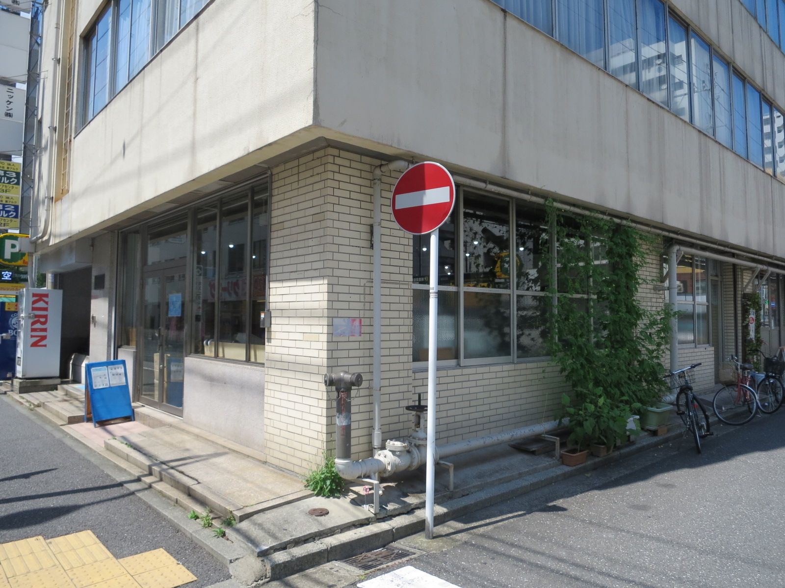 1階テナントの様子