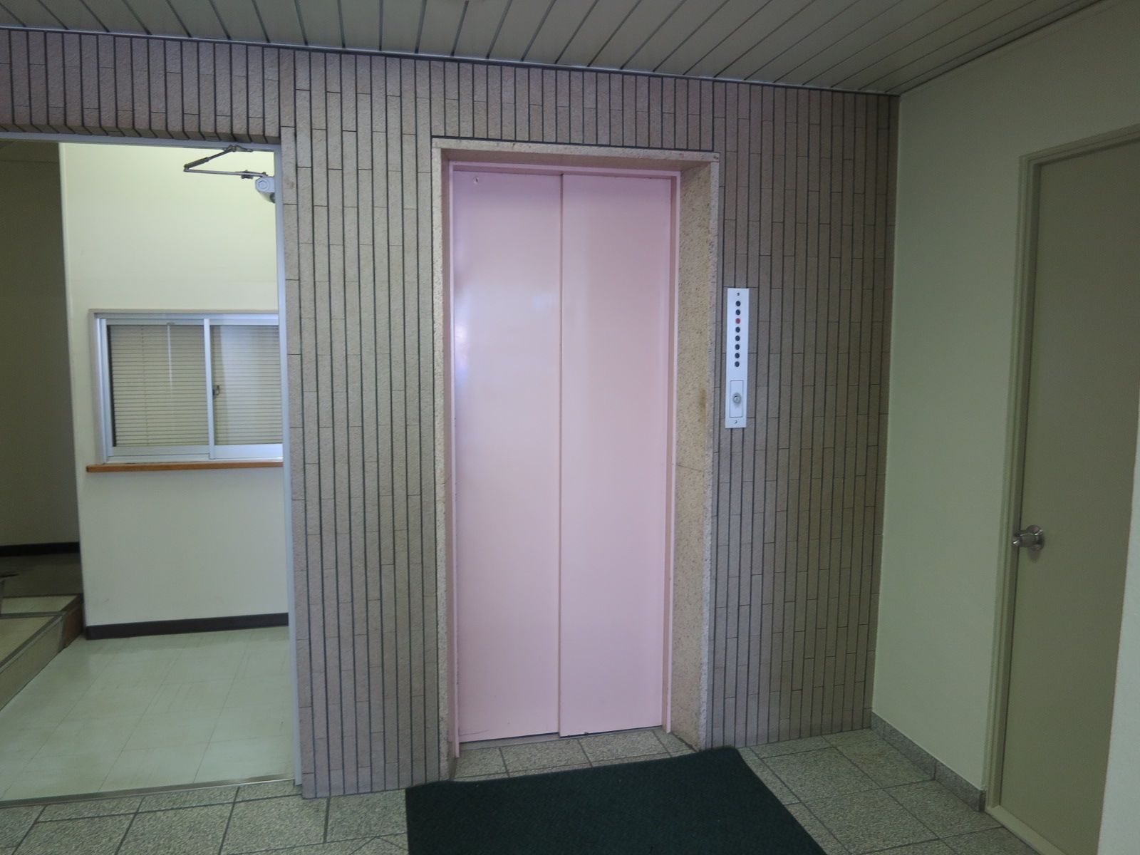 エレベーター