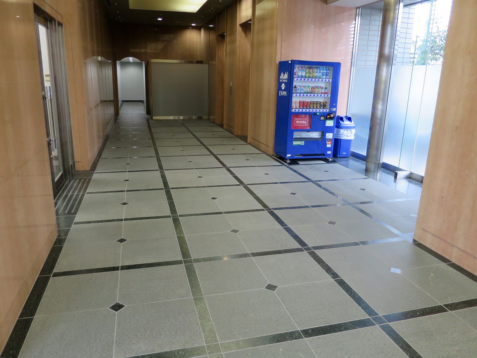 エントランスホール