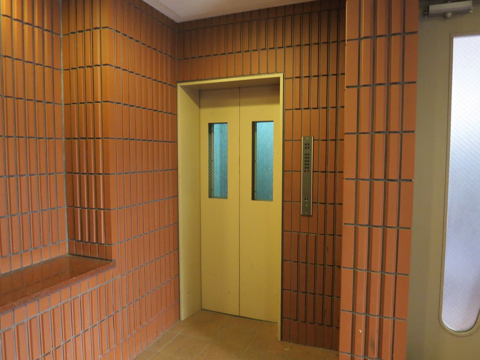 エレベーター(1基)